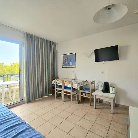 2 Pieces Avec Terrasse Et Piscine A - Fr-1-553-311 Balaruc-les-Bains