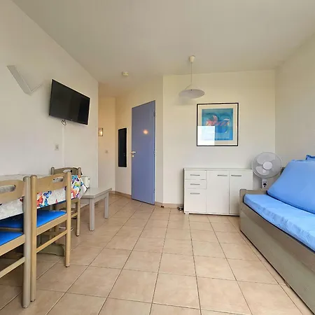 2 Pieces Avec Terrasse Et Piscine A - Fr-1-553-311