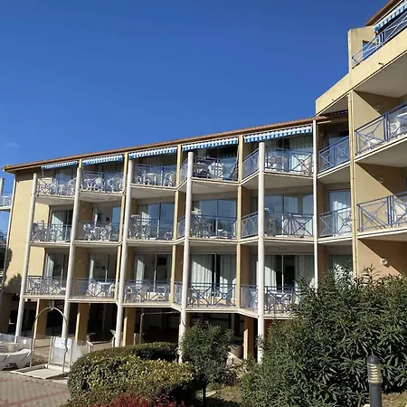 2 Pieces Avec Terrasse Et Piscine A - Fr-1-553-311 Balaruc-les-Bains